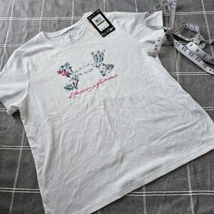 NWT Under Armour White Floral Logo Athletic Tee